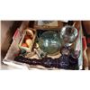 Image 3 : GLASS FISH FLOAT SEMI PRECIOUS STONE AND COLLECTIBLES