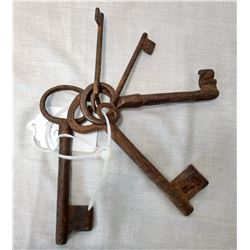 5 Old Castle Keys