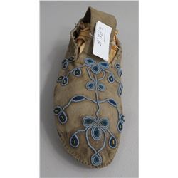 Single Blackfoot Moccasin