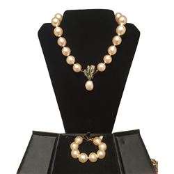 RARE Chanel Pearl and Enamel Necklace and Bracelet Set Presentation Box