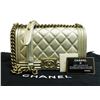 Image 7 : chanel boy medium gold hardware