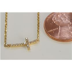14K YELLOW GOLD CROSS PENDANT WITH CHAIN :2.04g/Diamond:0.07ct