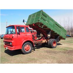 1962 GMC Cabover 960 Gas Engine Wooden Box And Hoist, newer Tires, Approx 1000 Miles On Rebuilt Engi
