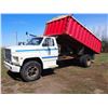 Image 1 : 1980 Ford F700 Steel 16’ Box And hoist, Rollaway Tarp, 1 Owner, Gas Engine, 5 and 2 transmission, 69