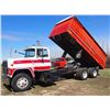 Image 11 : 1988 Ford L9000 Tandem Truck 855 cummings Engine, 20’ Box And hoist, rollaway tarp, New Starter New 