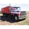 Image 3 : 1988 Ford L9000 Tandem Truck 855 cummings Engine, 20’ Box And hoist, rollaway tarp, New Starter New 