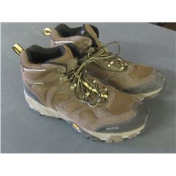 Ascend Mens Bone Dry Waterproof hikers size 12 / top eye hook is off, see pic