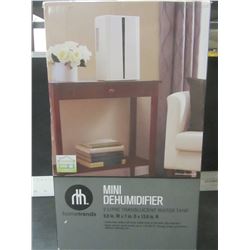 New 2 Litre Mini De Humidifier / Excellent for damp or musty Basements