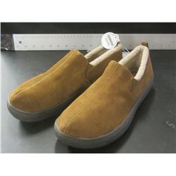 New Mossimo Mens Slippers / Genuine suede / non Marking Sole / size 11
