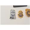 Image 4 : 18DC-76 BADGE LOT