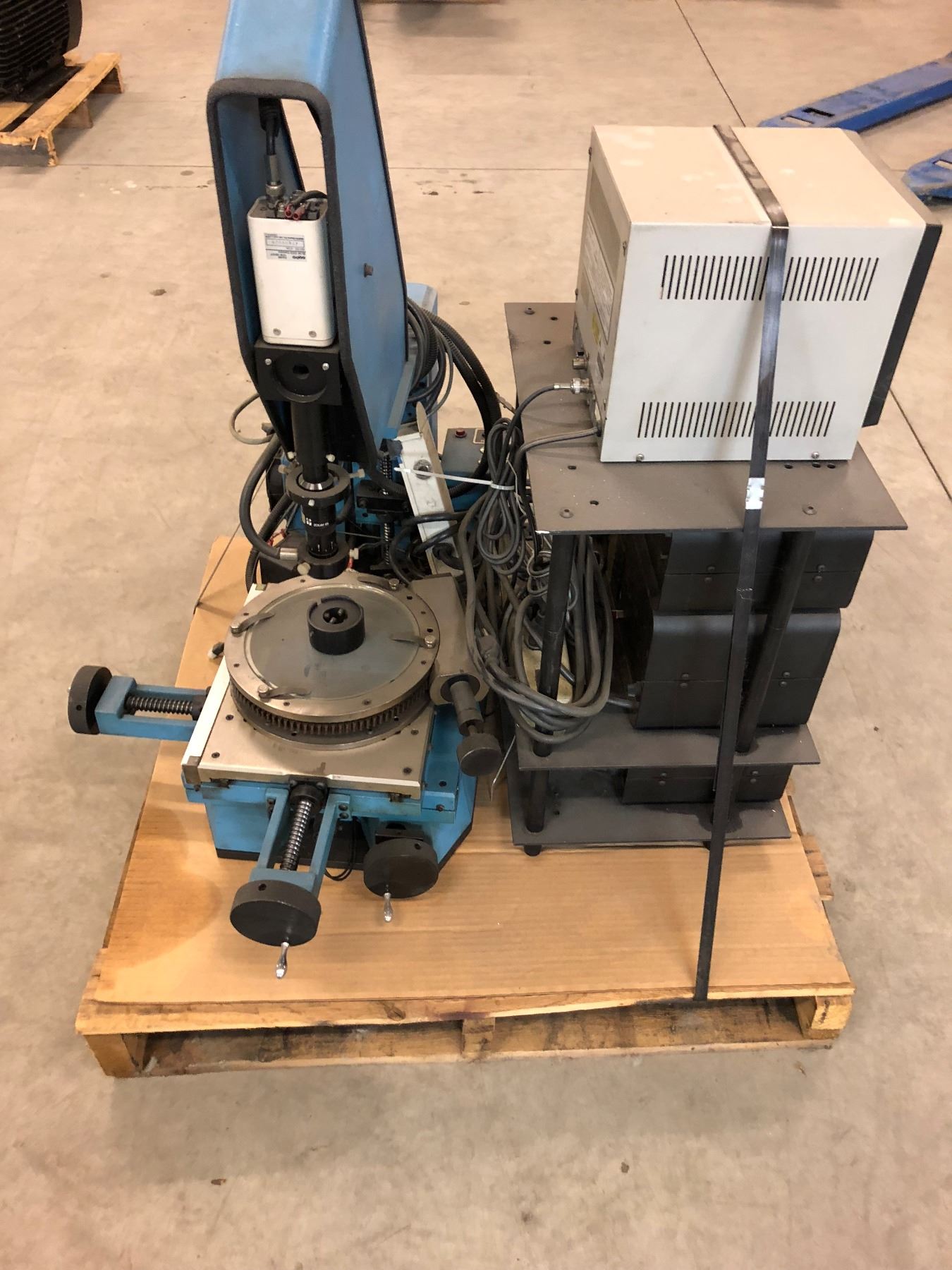 Micro Comparator Micro Vu Optical Comparator w/Measuring Controls - BTM Industrial
