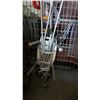 Image 2 : LOT OF CRUTCHES AND BATH ASSIST CHAIRS