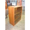 Image 2 : TEAK MID CENTURY MODERN 2 DOOR GLASS CABINET