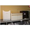 Image 2 : LOT OF ASSORTED VANITIES, MIRRORS, AND SHELF PARTS
