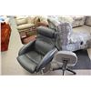 Image 2 : 4 ASSORTED CHAIRS