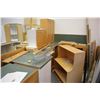 Image 2 : LOT OF ASSORTED KITCHEN CABINETS