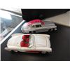 Image 1 : 2 Die Cast 1:24 Scale Model Cars