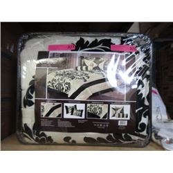 New Queen Size 7 Piece Comforter Set