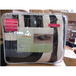 New Queen Size Geometric Pattern Sherpa Blanket