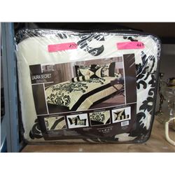 New Queen Size 7 Piece Comforter Set