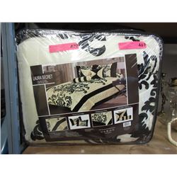 New Queen Size 7 Piece Comforter Set