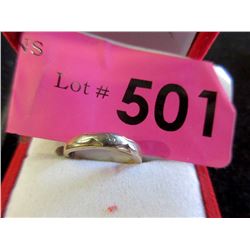 10 KT Children's Gold Ring with Diamond Chip - Size 4