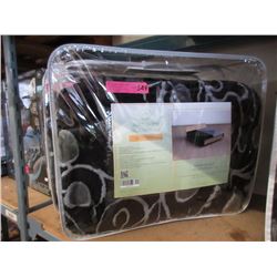 New Queen Size Black & Grey Sherpa Blanket