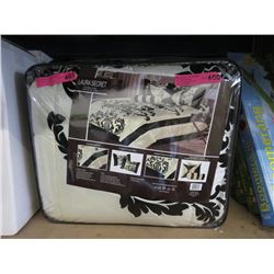 New Queen Size 7 Piece Comforter Set