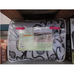 New Queen Size Grey & Black Sherpa Blanket