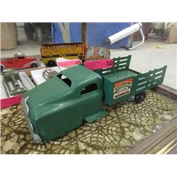 1940s Structo Farm Stake Truck