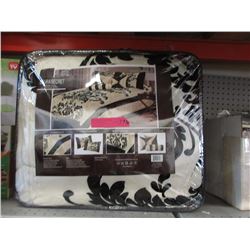 New Queen Size 7 Piece Comforter Set