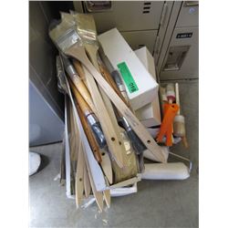 12 Dozen Assorted New Paint Brushes