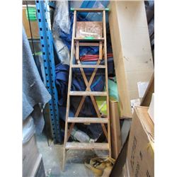 Wood Step Ladder