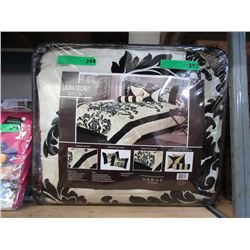 New Queen Size 7 Piece Comforter Set