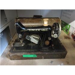 Singer Sewing Machine with Case