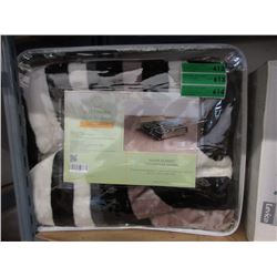 New Queen Size Geometric Pattern Sherpa Blanket