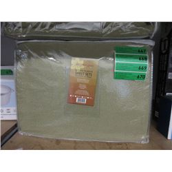 New Twin Size Micro Fleece Sheet Set - Green