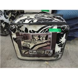 New Queen Size 7 Piece Comforter Set