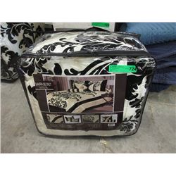 New Queen Size 7 Piece Comforter Set