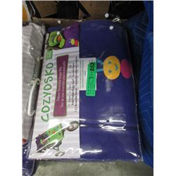 2 New Baby Blankets & a Buggy Bag