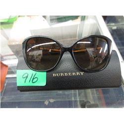 New Burberry Sunglasses with Black Case