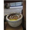 Image 1 : New 3 Piece Set of Cream Ceramic Plant Pots