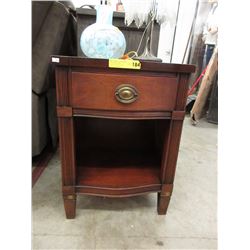 Vintage Sheraton Style Night Stand/End Table