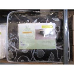 New Queen Size Black & Grey Sherpa Blanket