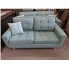 Image 1 : New 5-1/2" Foot Retro Style Loveseat