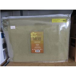 New Twin Size Micro Fleece Sheet Set - Green