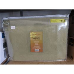 New Twin Size Micro Fleece Sheet Set - Green