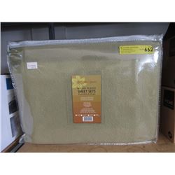 New Twin Size Micro Fleece Sheet Set - Green