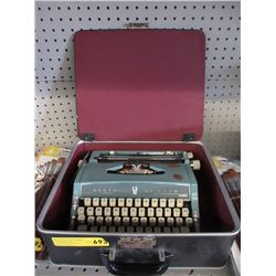 Vintage Brother De Luxe Manual Typewriter