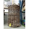 Image 1 : 24" Tall Wicker Wine Carrier
